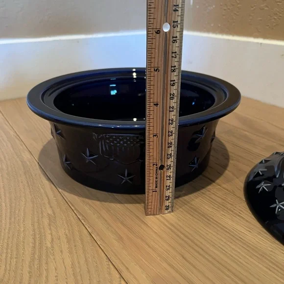 Longaberger navy Pottery 1 1/2 quart with Lid Patriotic Design - Picture 5 of 11